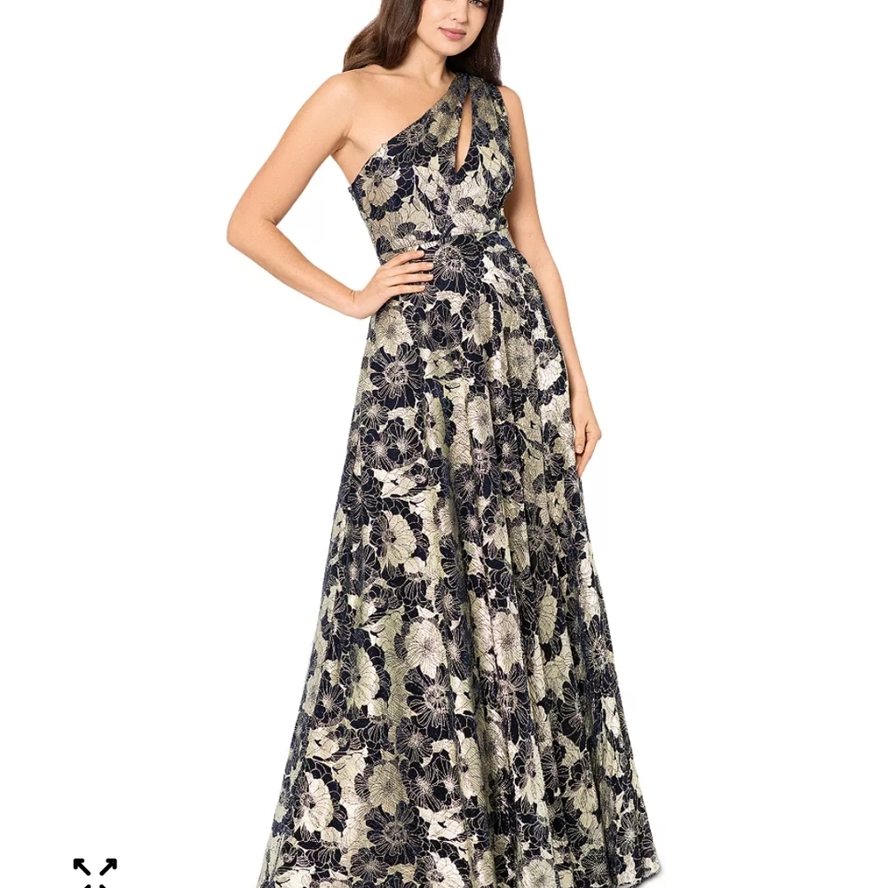 Betsy & Adam Petite One-Shoulder Metallic Floral Jacquard Gown